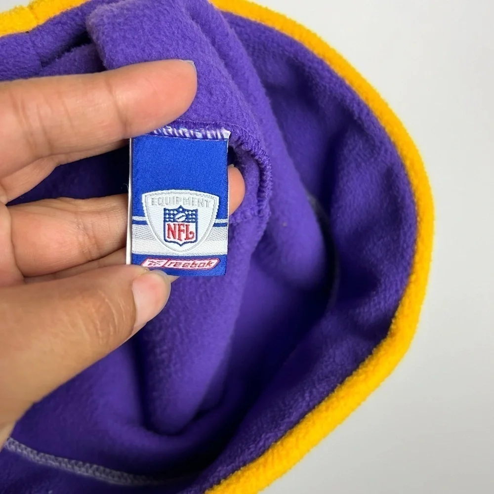 NFL VIKIGS NFL Beanie Hat Cozy winter one size purple yellow‎